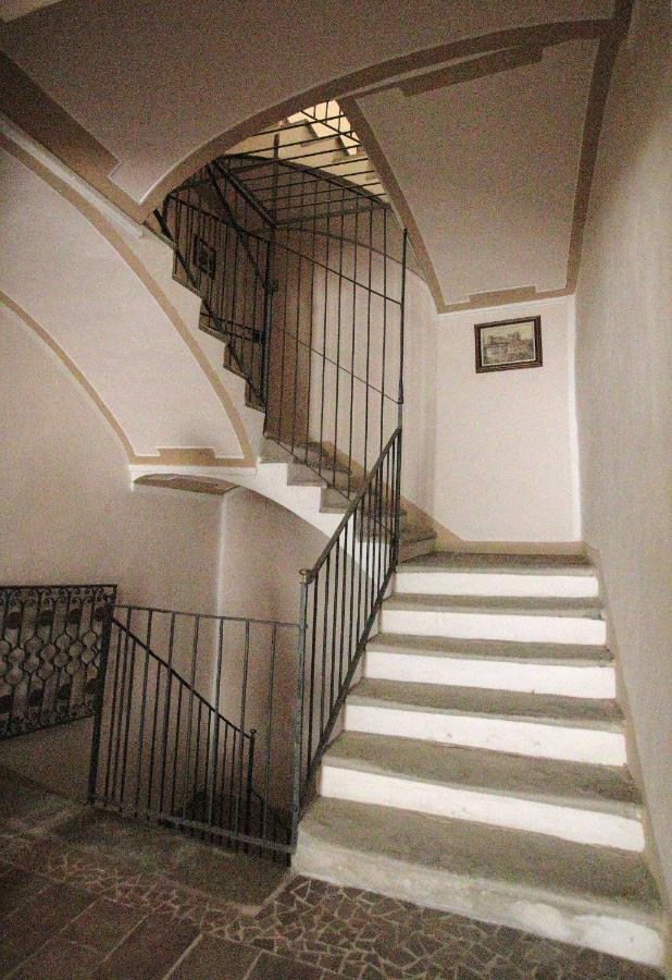 코스티글리올레 다스티 La Rocca Di Efisio 아파트 호텔 외부 사진