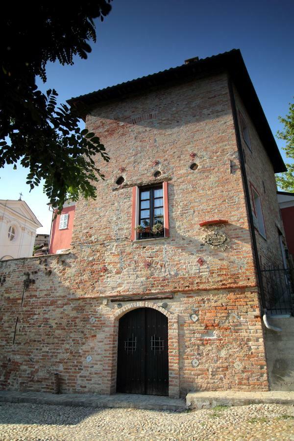코스티글리올레 다스티 La Rocca Di Efisio 아파트 호텔 외부 사진
