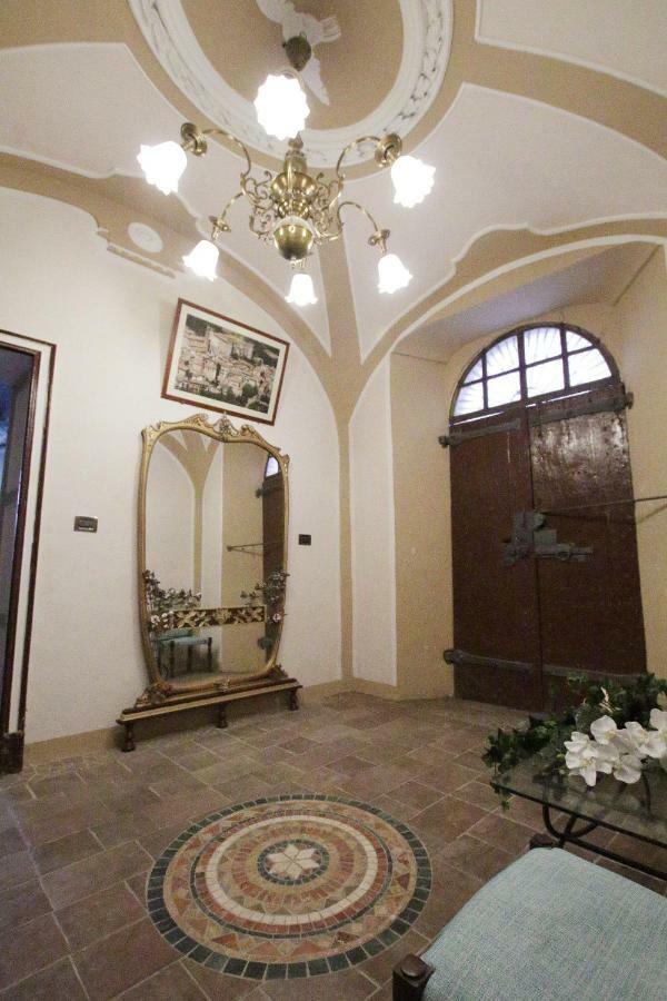 코스티글리올레 다스티 La Rocca Di Efisio 아파트 호텔 외부 사진